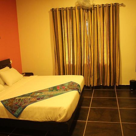 Rockville Wayanad Otel Sultan Bathery Dış mekan fotoğraf